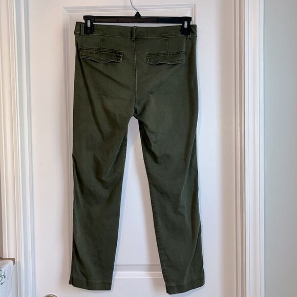 ⚡️ 3 for $20 ⚡️ Old Navy Olive Green Pixie Pants - Picture 5 of 9